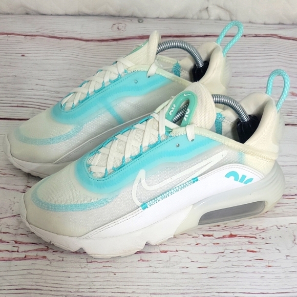 Nike Air Max 2090's White and Mint Green Women's Size 7 - Picture 2 of 15